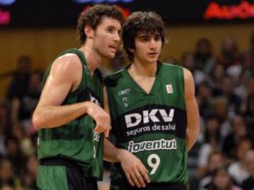 Rudy Fernández junto a Ricky Rubio con el uniforma de la Penya.