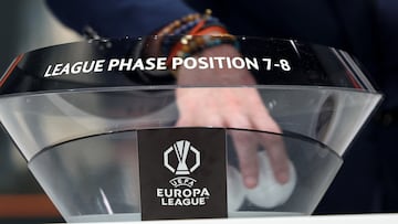 Soccer Football - UEFA Europa League - Draw for Round of 16, Quarter Finals, Semi Finals & Final - UEFA Headquarters, Nyon, Switzerland - February 27, 2026 Former player Maniche draws a ball during the draw REUTERS/Pierre Albouy