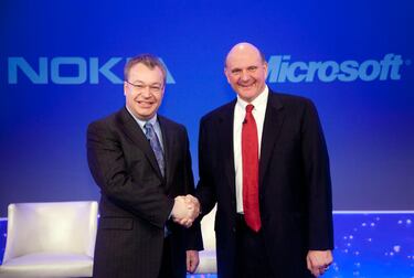 Microsoft compra la división de móviles de Nokia por 5.000 millones de dólares