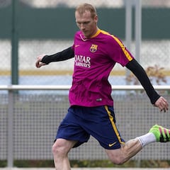 A Bola: Jeremy Mathieu in Lisbon to undergo Sporting medical