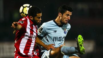 Partido entre el Deportivo das Aves.