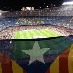 El Camp Nou pitó al himno de la Champions y exhibió esteladas