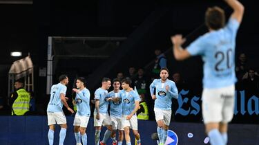 Los jugadores del Celta celebra el gol de Hugo Álvarez.