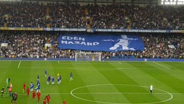 La afición del Chelsea mostró por error un tifo de Hazard