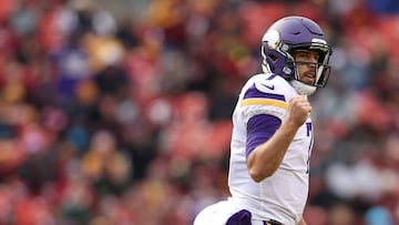 LANDOVER, MD - NOVEMBER 12: Quarterback Case Keenum #7 of the Minnesota Vikings celebrates after scoring a touchdown during the third quarter against the Washington Redskins at FedExField on November 12, 2017 in Landover, Maryland. Patrick Smith/Getty Images/AFP
== FOR NEWSPAPERS, INTERNET, TELCOS & TELEVISION USE ONLY ==