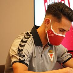 Saura y Ganet refuerzan el centro del campo grana