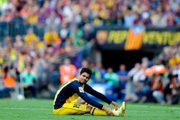 Diego Costa tras caer lesionado contra el Barcelona en la última jornada de Liga.