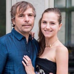 El plan egoísta de dos millonarios para recibir la vacuna: fingieron ser indígenas