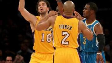 Controlan los Lakers; Miami resiste a 27 rebotes de Bogut