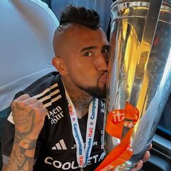 Arturo Vidal se encumbra en el fútbol chileno con su título más emotivo: mira para atrás