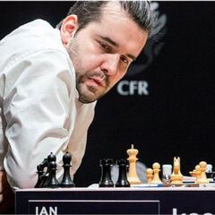 Nepomniachtchi reta a Carlsen por el título mundial de ajedrez
