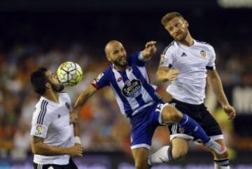 Álvaro Negredo, Shkodran Mustafi con Laure Sanabria.