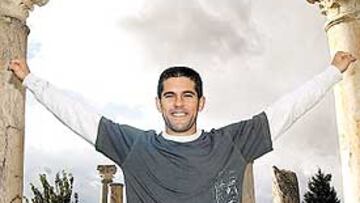 <b>AMENAZA A LOS GRIEGOS. </b>Carlitos acompañará a Julio Baptista en el ataque del Sevilla esta noche.