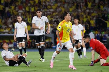 La Selección Colombia goleó 3-0 a Bolivia en el estadio Metropolitano y selló su paso a la Copa del Mundo 2026. Anotaron James, Jhon Córdoba y Juanfer Quintero.