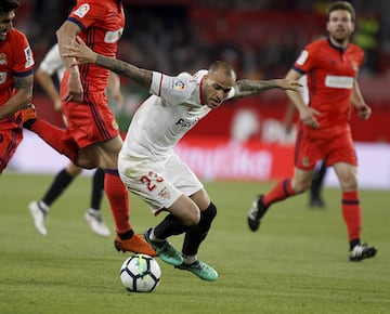 El canterano del Barcelona se marchó al Everton antes de pasar por el Sevilla en la temporada 17/18. 