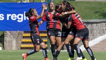 Atlas salva el invicto en el último minuto