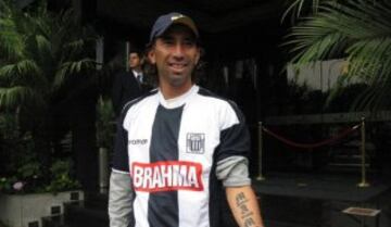 Estuvo en Alianza Lima en 2006.