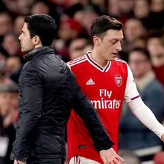 El motivo por el que Özil estaría fuera del Arsenal