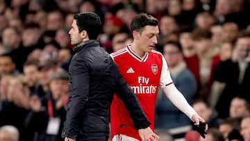 El motivo por el que Özil estaría fuera del Arsenal