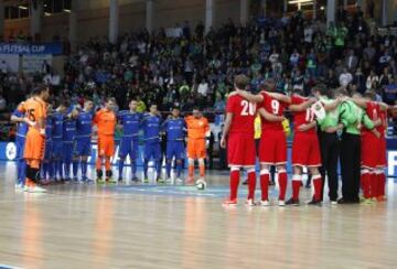 El deporte espa?ol guarda un minuto de silencio por las v¨ªctimas de Par¨ªs