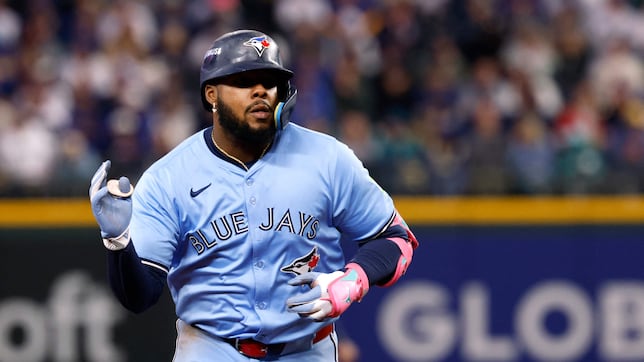 Blue Jays despiertan para apalear a los Mariners y dar señales de vida en el ALCS