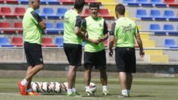 Mendilibar: "Hay que putear al rival, no al compañero"