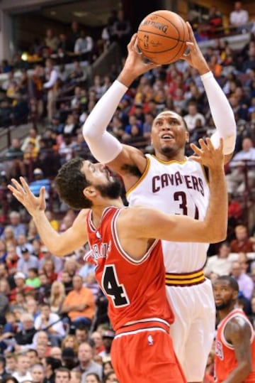 Shawn Marion y Mirotic.