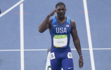 El velocista estadounidense debía estar tranquilamente en la fina de los 200 metros y no fue así. Gatlin se quedó eliminado en semifinales de la prueba al quedar tercero (sólo dos clasifican) y tampoco pasó por tiempo. En su serie avanzaron el panameño Alonso Edward y el holandés Churandy Martina.