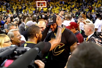 Su momento más glorioso en la NBA. El base se jugó un lanzamiento de tres en el último minuto, del último cuarto del séptimo partido de la final contra los Warriors. Los Cavs llegaron a perder 3-1 en esa final y remontaron a los Golden State Warriors que consiguieron la mejor marca en una temporada regular de la historia de la NBA (73-9)