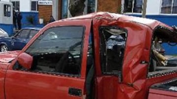<B>ESPELUZNANTE.</B> Este es el estado en el que quedó la furgoneta en la que viajaba Darío Silva tras el accidente.