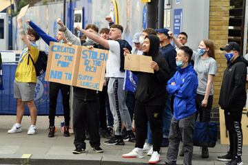 Los seguidores del Chelsea protestan contra la Superliga