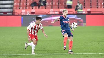 Papu Gómez, ante el Almería.