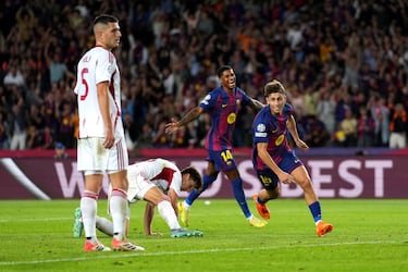 Elástica de Roony que se marcha del rival sobre la línea de fondo, tiene suerte en que su tiro se convierte en asistencia para un Fermín que llega desde segunda línea para marcar su tercer tanto.