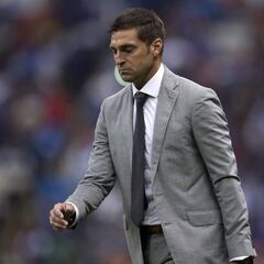 Maxi Meza y Adam Bareiro en duda para el arranque de la Liga MX