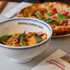 Así es el ‘Finalmente Insieme’, el plato mezcla entre la mejor pizza de Madrid y los noddles más famosos de la capital