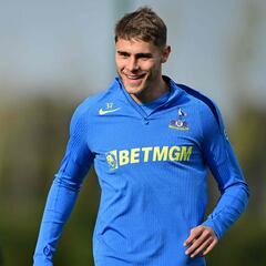 La afición del Tottenham exige la victoria