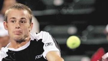 <b>POTENCIA. </b>Andy Roddick se empleó a fondo contra Henman.