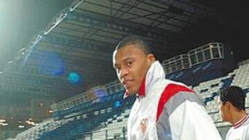 <b>ESTÁ CON MUCHAS GANAS. </b>Imagen de Julio Baptista durante la sesión vespertina de entrenamiento celebrada ayer en plenas tierras griegas.