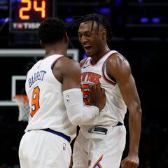 What is the Knicks’ record for the longest winning streak in the NBA regular season?