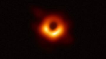 Primera imagen de un agujero negro: acontecimiento hist&oacute;rico
