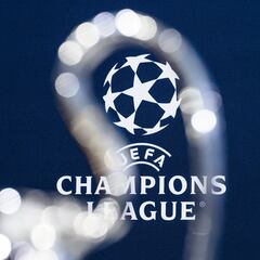 How much prize money do clubs get for qualifying for the Champions League quarter-finals?