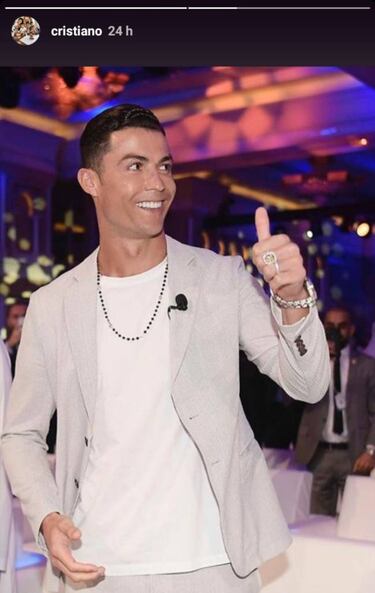 El costoso look de Cristiano Ronaldo en conferencia de Dubái