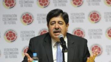 Luis Bedoya, presidente de la FCF, aclaró el tema de los patrocinadores de la Selección, contratos y valores de los mismos.
