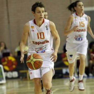 Elisa Aguilar en julio de 2012 contra Suecia en el partido clasificatorio para el Eurobasket contra Suecia.