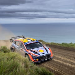 Ott Tanak lidera tras una jornada loca en las antípodas