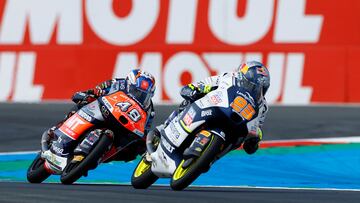 MotoGP - TT Assen Grand Prix - TT Circuit Assen, Assen, Netherlands - June 30, 2024 MT Helmets - MSi's Ivan Ortola and Liqui Moly Husqvarna Intact GP's Collin Veijer in action during the Moto3 race REUTERS/Piroschka Van De Wouw