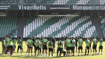 Pellegrini, junto a su equipo. 