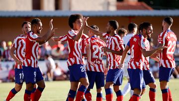 La plantilla del Atlético de Madrid celebra uno de los goles en su amistoso de pretemporada ante el Numancia.