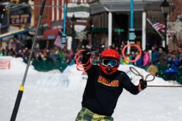 Este fin de semana se ha desarrollado en la calles de Leadville, Colorado; la 68 edición de la carrera anual de Skijoring 