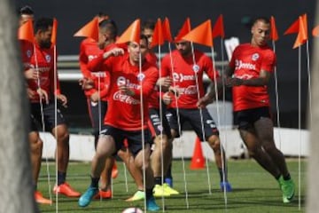 Las 15 imperdibles fotos de la distendida práctica de la Roja